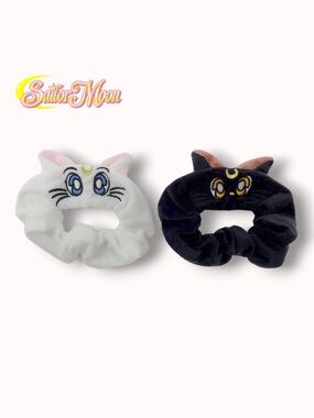 NEW Sailor Moon Artemis & Luna scrunchies